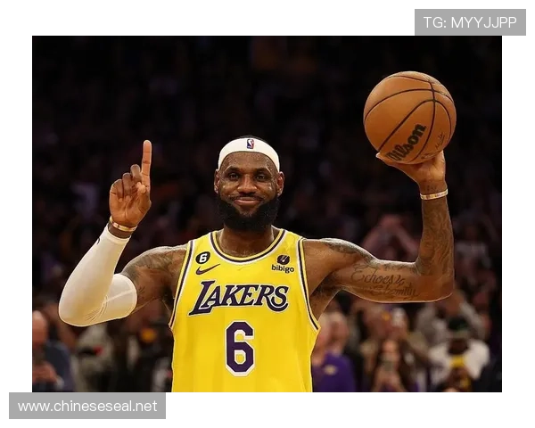 [NBA]詹姆斯开启得分模式 连续两记三分入网.